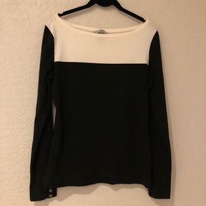 Women’s white and black long sleeve H&M shirt
